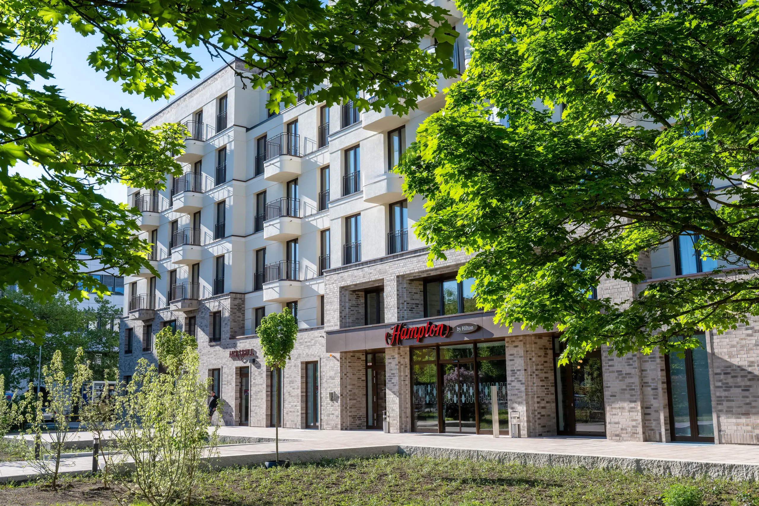 Hampton Potsdam Aussenansicht